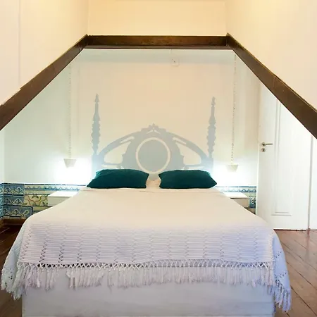 Casa Da Baixa, Renovated Beautiful 2 Bedroom Downtown Apartment *